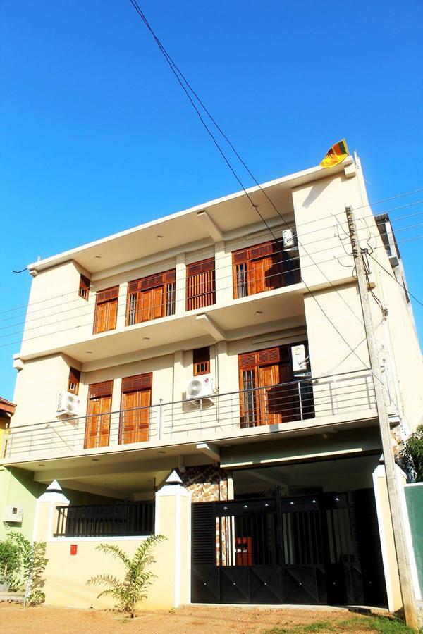 The City Tourist Hotel Anuradhapura Exterior foto